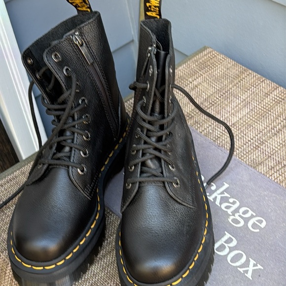 NWT Dr. Martens Jadin III Leather Lace Up Boots with air cushioned Blk Size 7 - Picture 12 of 15